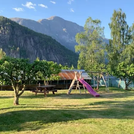 Landelig Hus Med Fin Badestrand Og Turomrade. Ferienhaus