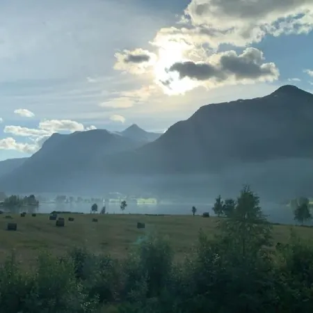 Landelig Hus Med Fin Badestrand Og Turomrade. Vakantiehuis *