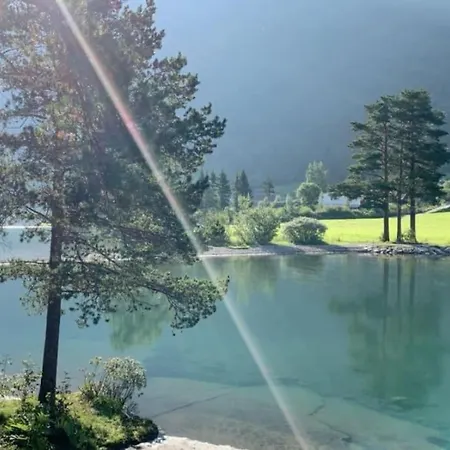 Landelig Hus Med Fin Badestrand Og Turomrade. * Stryn